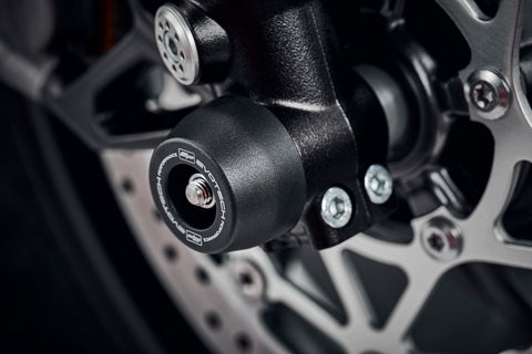 For hard-wearing front fork and brake caliper protection of the Street Triple, choose EP Front Spindle Bobbins for the Triumph Street Triple RS (2017-2019). Evotech Performance’s strong crash protection is made in the UK.
