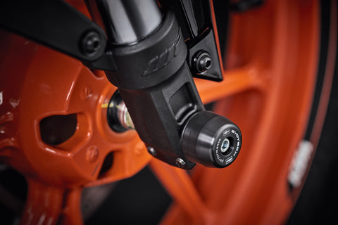 EP Front Spindle Bobbins for the KTM RC 390: Evotech Performance’s crash protection bungs seamlessly fitted to the motorcycle’s front forks.
