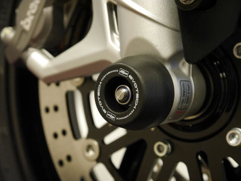 The front wheel of the MV Agusta Brutale 800 RR with EP Spindle Bobbins Kit’s nylon crash protection bobbin seamlessly fitted.